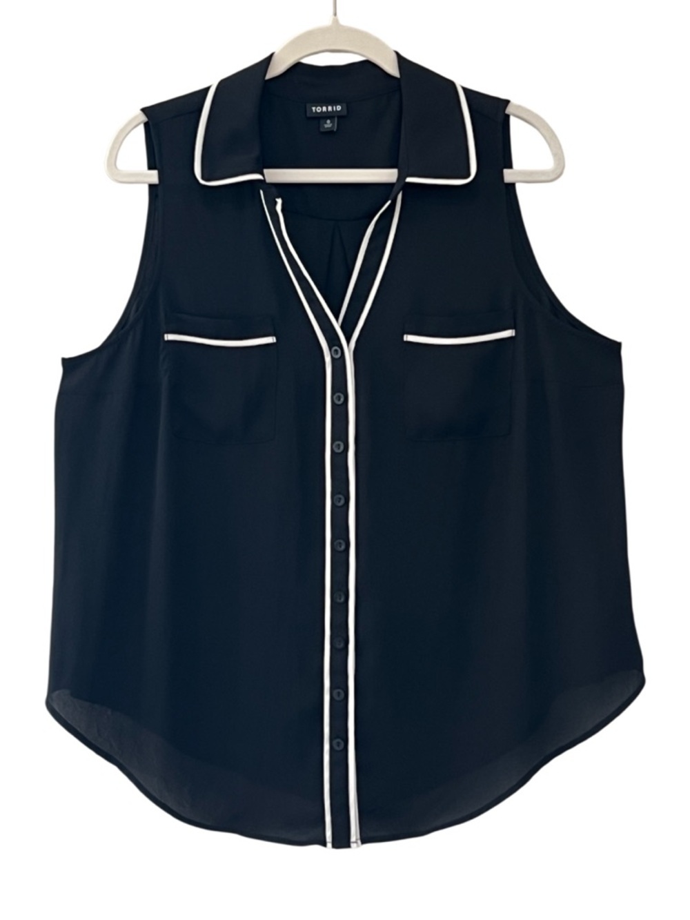 Torrid Madison Georgette Button-Down Sleeveless Blouse Black White Trim - Picture 5 of 11